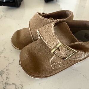 Lamour angel baby Suede Buckle Shoes in Tan
